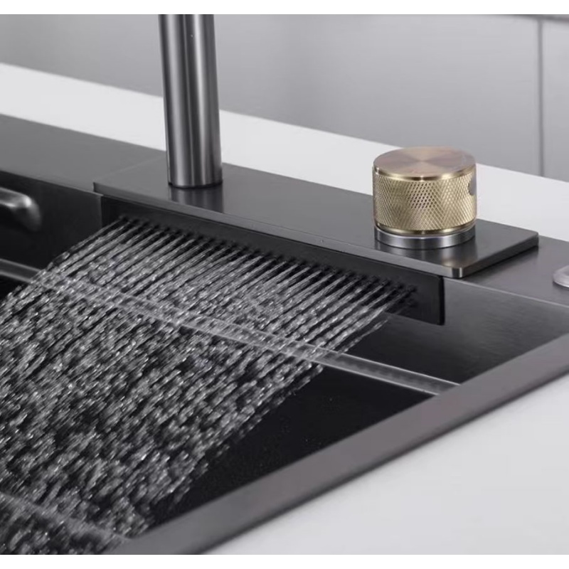 플라잉 레인 수도꼭지는 폭포 같은 분사 기능이 있습니다 - Kitchen Gadgets Luxury 리뷰 및 가격